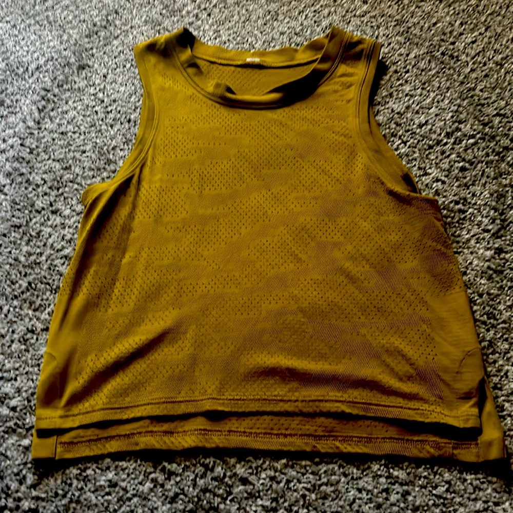 Lululemon xs Gorgeous color! Light fabric